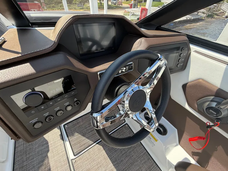 Slide: The Image of Cobalt CS23 Surf 2025 - 600