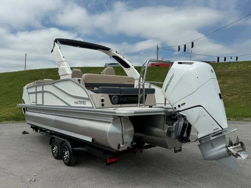 Slide: The Image of Harris Grand Mariner 230 SLDH 2025 - 10