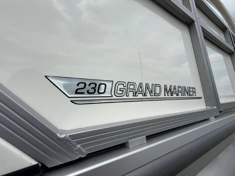 Slide: The Image of Harris Grand Mariner 230 SLDH 2025 - 14