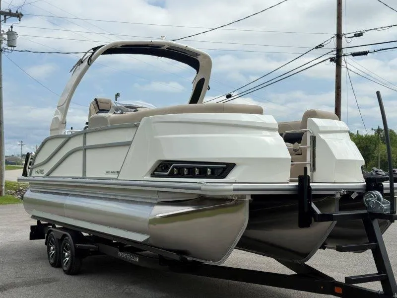 Slide: The Image of Harris Grand Mariner 230 SLDH 2025 - 20