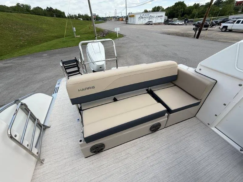 Slide: The Image of Harris Grand Mariner 230 SLDH 2025 - 31