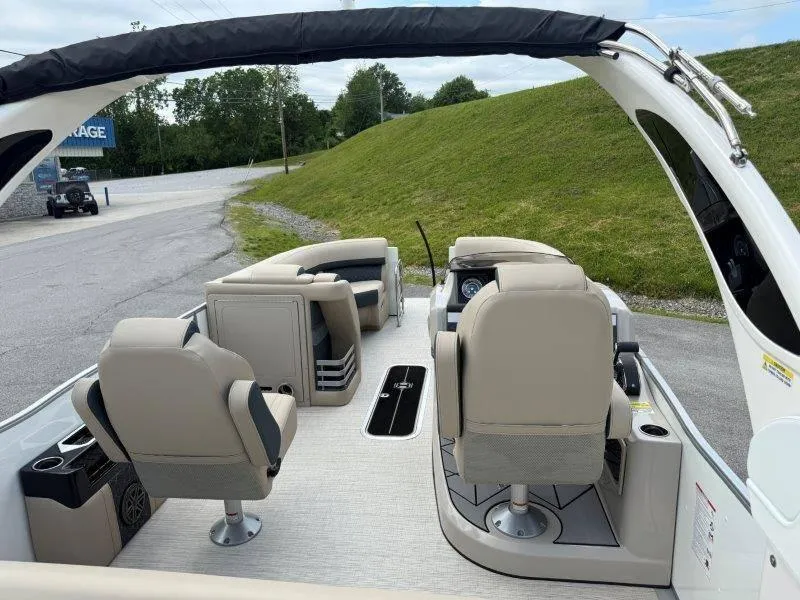 Slide: The Image of Harris Grand Mariner 230 SLDH 2025 - 43