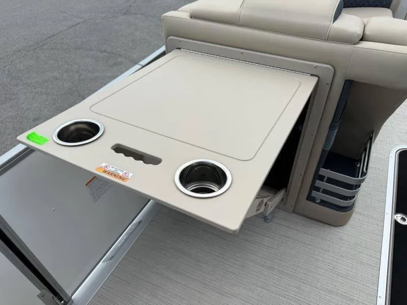 Slide: The Image of Harris Grand Mariner 230 SLDH 2025 - 45