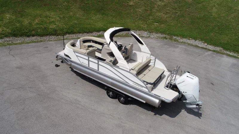 Slide: The Image of Harris Grand Mariner 230 SLDH 2025 - 5