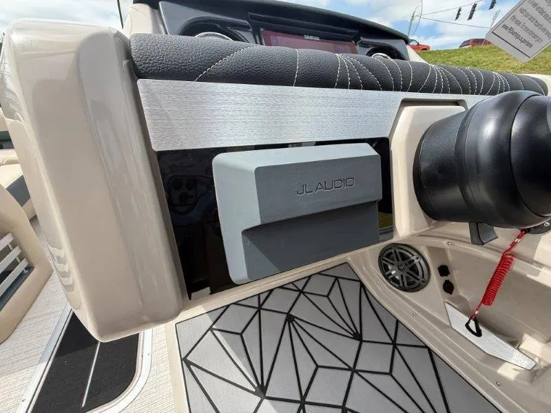 Slide: The Image of Harris Grand Mariner 230 SLDH 2025 - 50