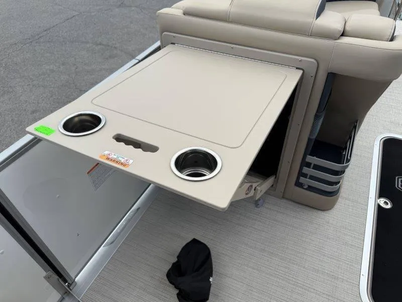 Slide: The Image of Harris Grand Mariner 230 SLDH 2025 - 52