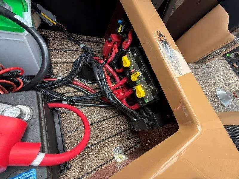 Slide: The Image of Harris GRAND MARINER 250 SLDH 2025 - 28