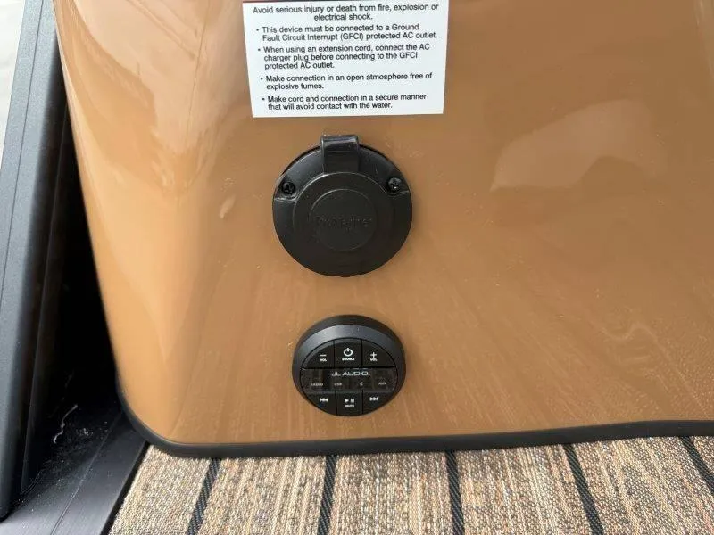 Slide: The Image of Harris GRAND MARINER 250 SLDH 2025 - 30