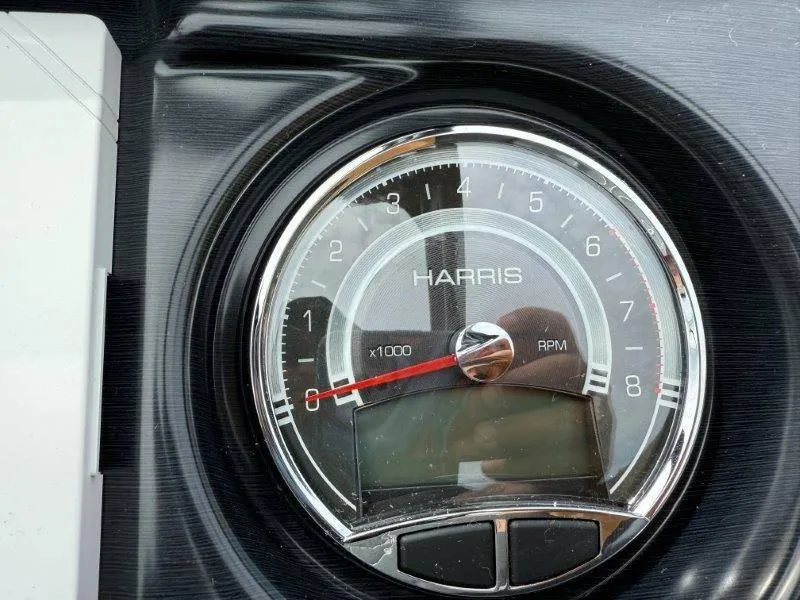 Slide: The Image of Harris GRAND MARINER 250 SLDH 2025 - 32