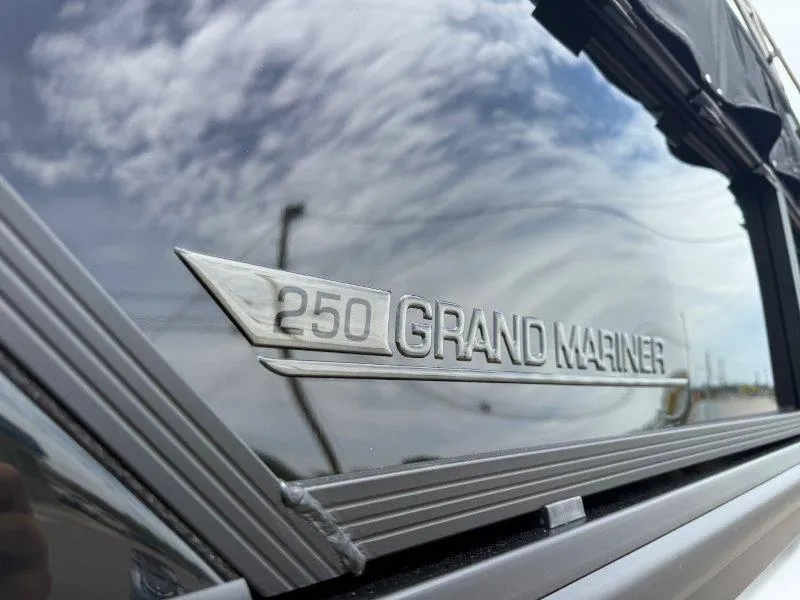 Slide: The Image of Harris GRAND MARINER 250 SLDH 2025 - 50