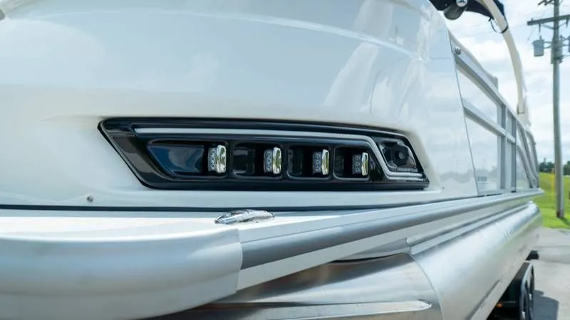 Slide: The Image of Harris Grand Mariner 250 SLDH 2025 - 11