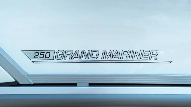 Slide: The Image of Harris Grand Mariner 250 SLDH 2025 - 13