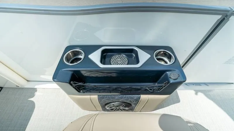 Slide: The Image of Harris Grand Mariner 250 SLDH 2025 - 29