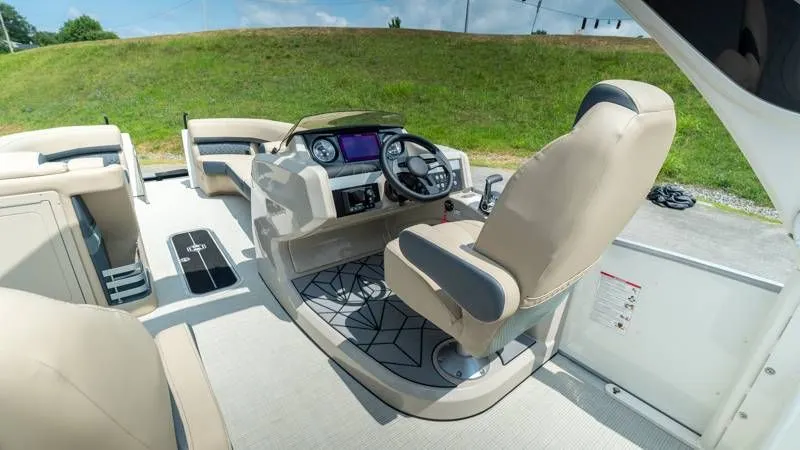 Slide: The Image of Harris Grand Mariner 250 SLDH 2025 - 30