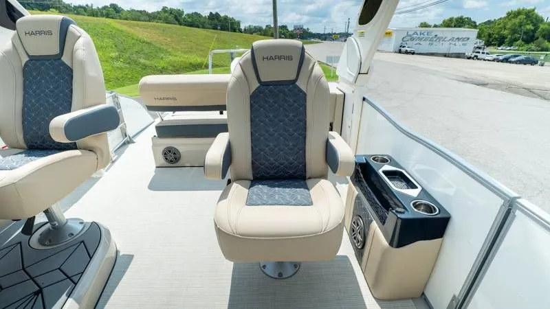 Slide: The Image of Harris Grand Mariner 250 SLDH 2025 - 31