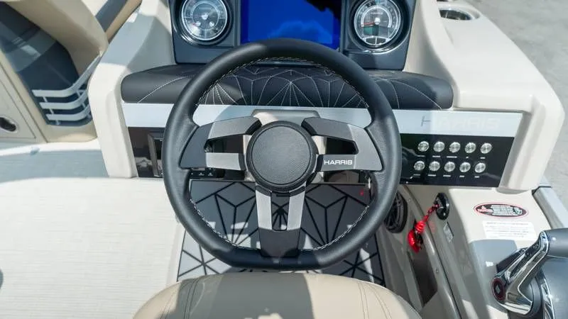 Slide: The Image of Harris Grand Mariner 250 SLDH 2025 - 33