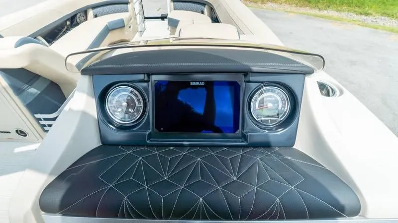 Slide: The Image of Harris Grand Mariner 250 SLDH 2025 - 36