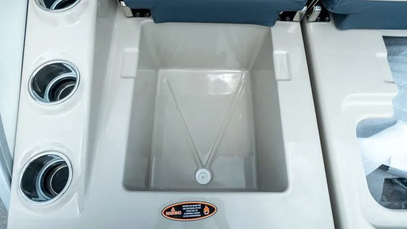 Slide: The Image of Harris Grand Mariner 250 SLDH 2025 - 37