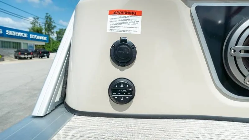 Slide: The Image of Harris Grand Mariner 250 SLDH 2025 - 41