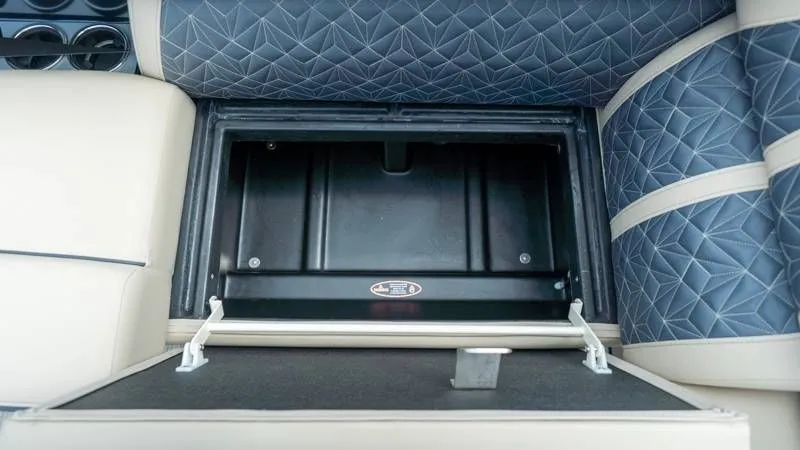 Slide: The Image of Harris Grand Mariner 250 SLDH 2025 - 56