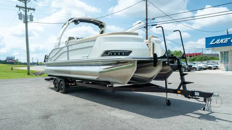 Slide: The Image of Harris Grand Mariner 250 SLDH 2025 - 6