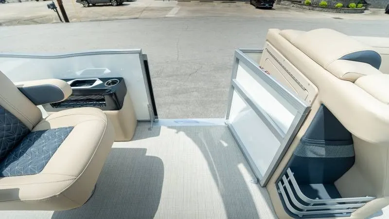 Slide: The Image of Harris Grand Mariner 250 SLDH 2025 - 62