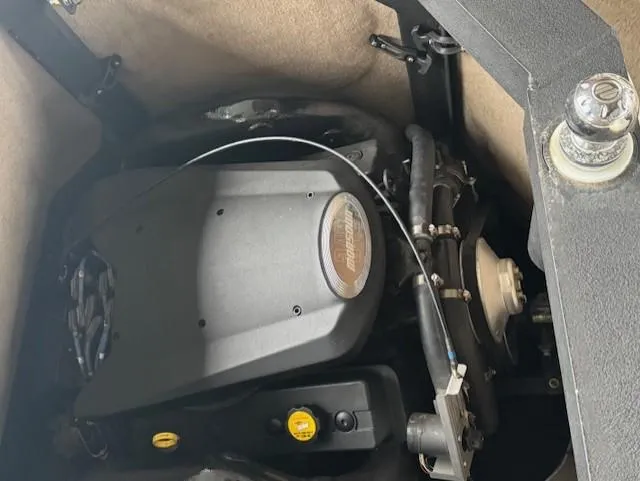 Slide: The Image of Engine compartment of a 2005 Malibu Sunsetter 23 XTi boat. - 15