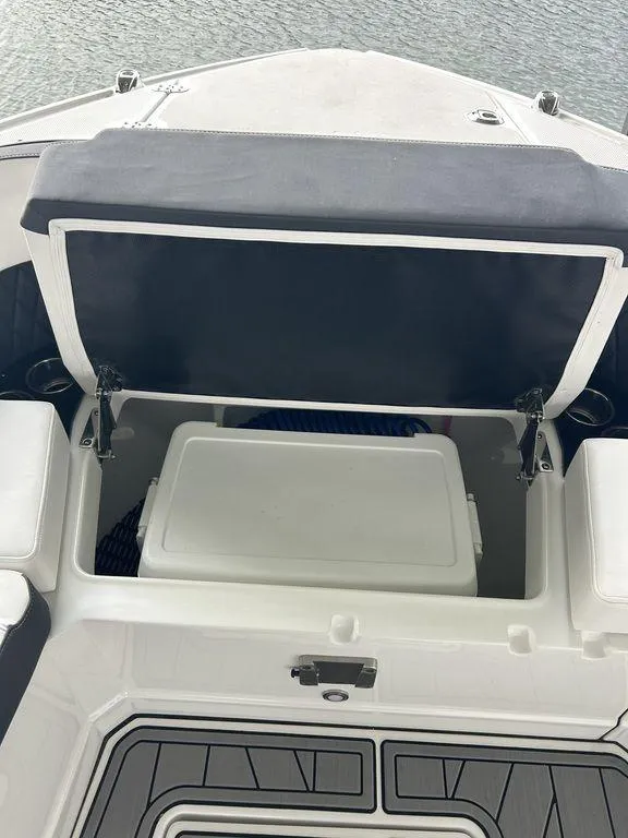 Slide: The Image of Monterey 378SS 2023 - 68