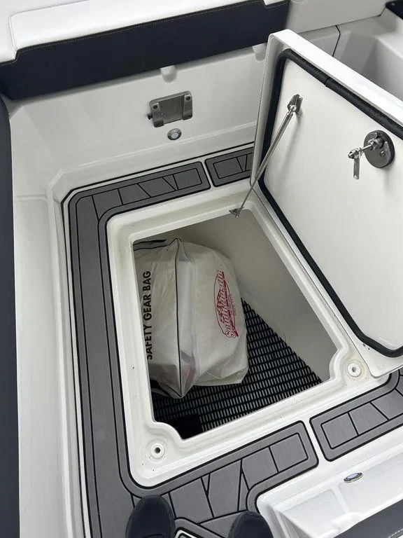 Slide: The Image of Monterey 378SS Super Sport 2023 - 67