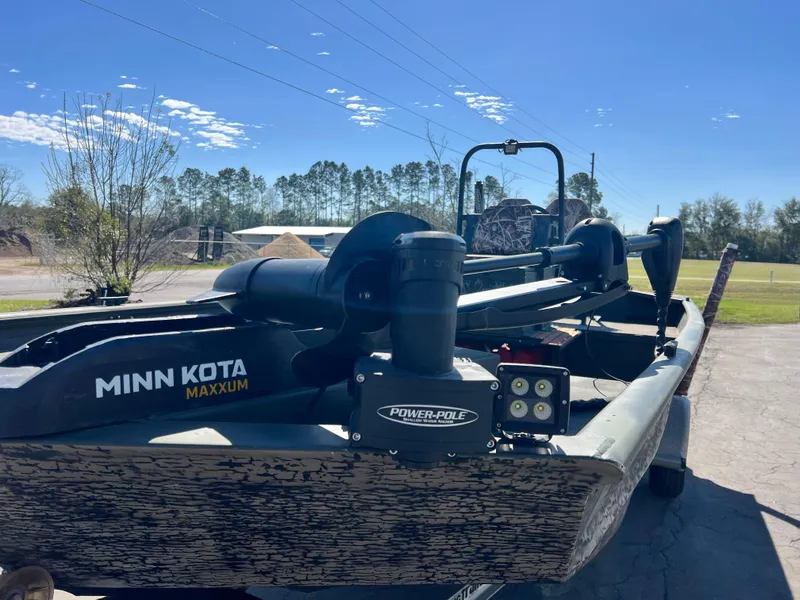 Slide: The Image of 2012 SeaArk 1872 boat with Minn Kota Maxxum trolling motor and Power-Pole anchor system. - 22