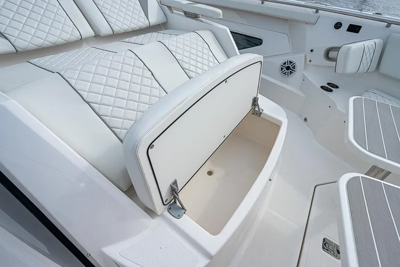 Slide: The Image of Pursuit S 428 Sport 2022 - 22