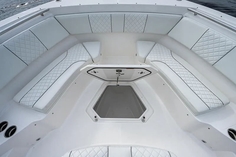 Slide: The Image of Pursuit S 428 Sport 2022 - 23