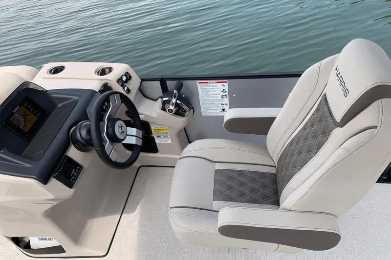 Slide: The Image of Harris Sunliner 250 Sport 2025 - 12