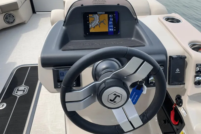 Slide: The Image of Harris Sunliner 250 Sport 2025 - 13