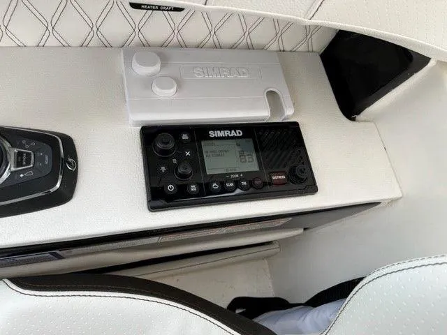 Slide: The Image of Sea Ray SLX 400 2022 - 16