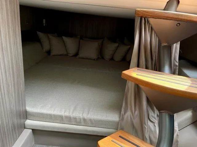 Slide: The Image of Sea Ray SLX 400 2022 - 29