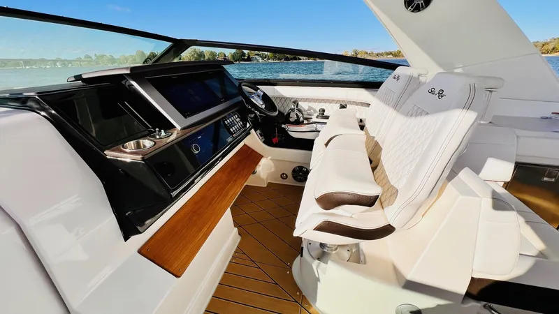 Slide: The Image of Sea Ray SLX 400 2022 - 41