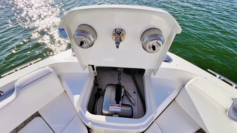 Slide: The Image of Sea Ray SLX 400 2022 - 49