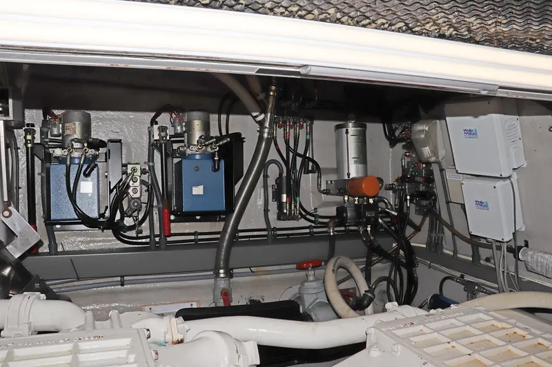 Slide: The Image of Sunseeker Predator 74 2000 - 81