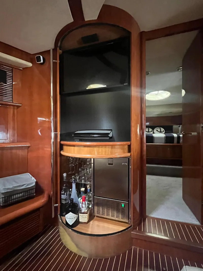 Slide: The Image of Sunseeker Predator 74 2000 - 87