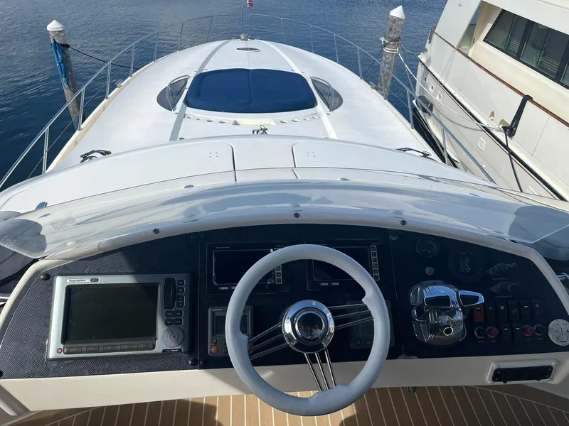 Slide: The Image of Sunseeker Predator 74 2000 - 92