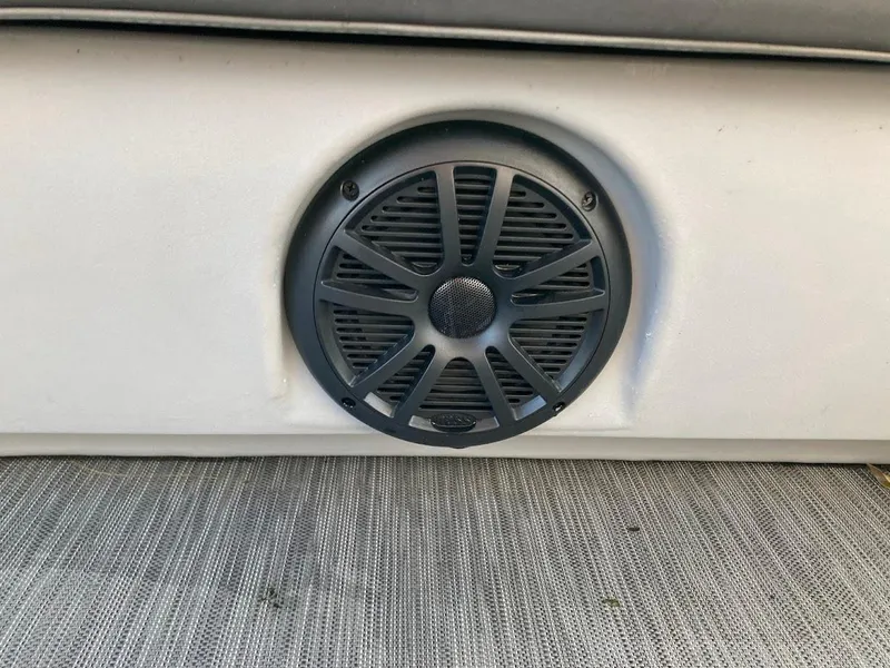 Slide: The Image of Boat speaker on a 2021 Bennington SX23 175HP MERCURY. - 25