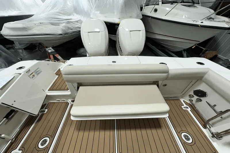 Slide: The Image of Boston Whaler 330 Outrage 2017 - 10