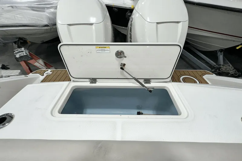 Slide: The Image of Boston Whaler 330 Outrage 2017 - 11