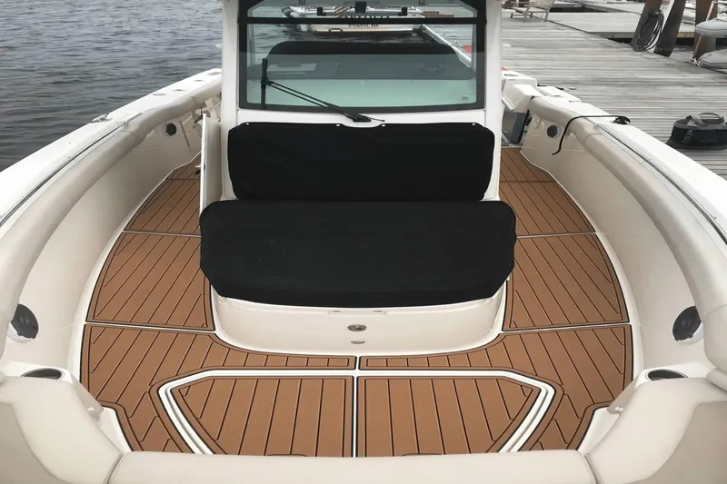 Slide: The Image of Boston Whaler 330 Outrage 2017 - 24