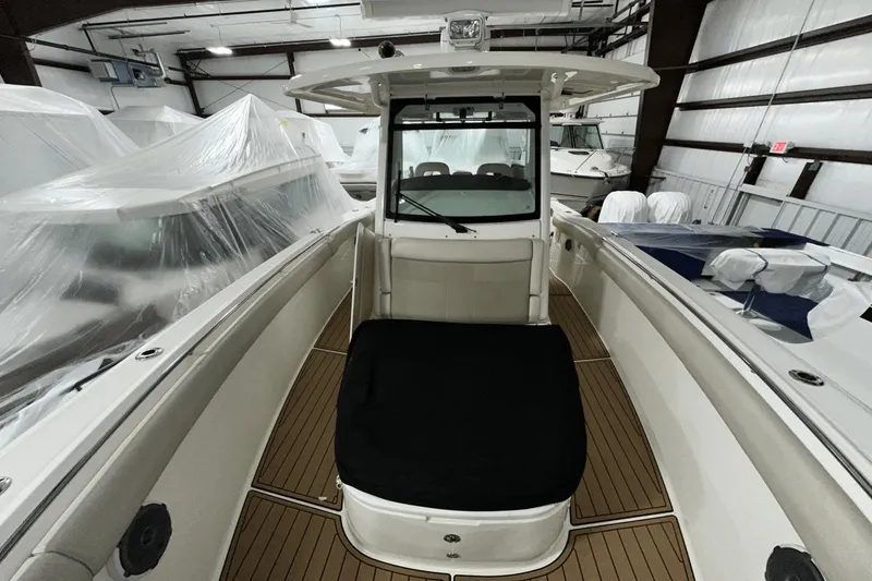 Slide: The Image of Boston Whaler 330 Outrage 2017 - 25