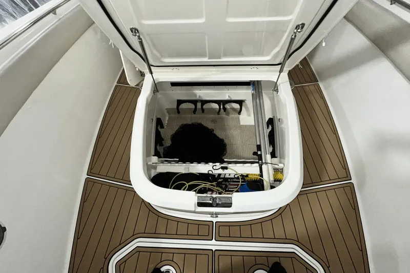 Slide: The Image of Boston Whaler 330 Outrage 2017 - 27