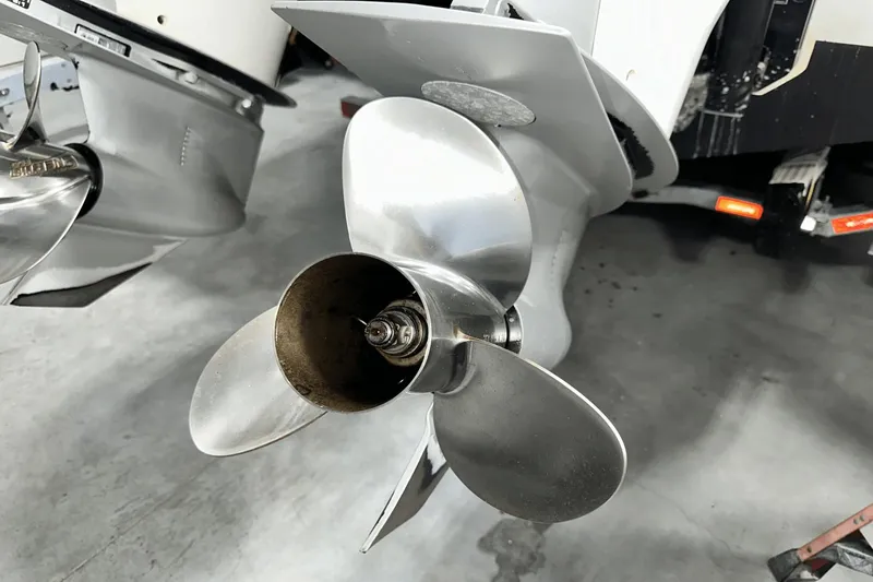 Slide: The Image of Boston Whaler 330 Outrage 2017 - 35