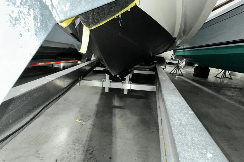 Slide: The Image of Boston Whaler 330 Outrage 2017 - 41