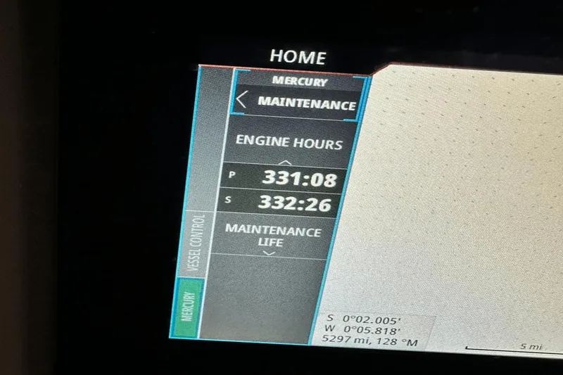 Slide: The Image of Boston Whaler 330 Outrage 2017 - 6